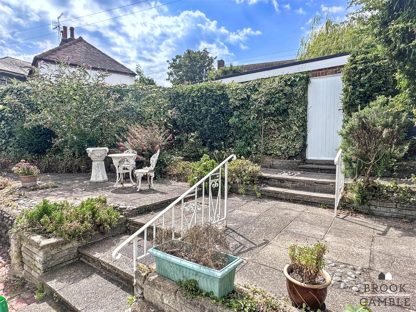 3 Bedroom House. Church Lane in Eastbourne, 28
